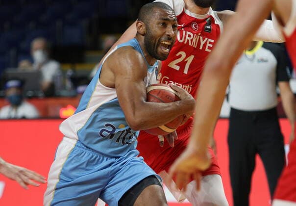 June 29, 2021, Victoria, BC, Canada: Uruguay s Jayson Granger drives to the net during first half FIBA Men s Olympic Qualifying basketball action against Turkey, at Memorial Arena in Victoria, Tuesday, June 29, 2021. Jayson Granger  - ZUMAc35_ 20210629_zaf_c35_037 Copyright: xChadxHipolitox