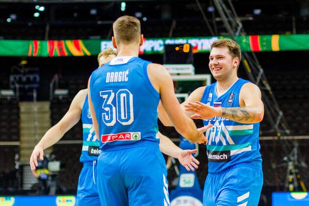 KOWNO, ZALGIRIO ARENA 30.06.2021 KWALIFIKACJE OLIMPIJSKIE TOKYO 2020 FIBA OLYMPIC QUALIFYING TOURNAMENT 2020 ANGOLA - SLOWENIA ANGOLA - SLOVENIA NZ ZORAN DRAGIC (30), LUKA DONCIC (77) Pawel Pietranik NEWSPIX.pl --- Newspix.pl  PIETRANIK300621_009