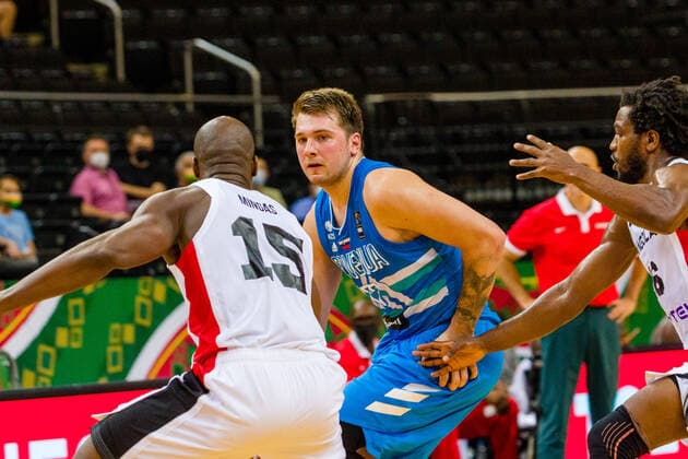 KOWNO, ZALGIRIO ARENA 30.06.2021 KWALIFIKACJE OLIMPIJSKIE TOKYO 2020 FIBA OLYMPIC QUALIFYING TOURNAMENT 2020 ANGOLA - SLOWENIA ANGOLA - SLOVENIA NZ LUKA DONCIC (77) Pawel Pietranik NEWSPIX.pl --- Newspix.pl  PIETRANIK300621_033