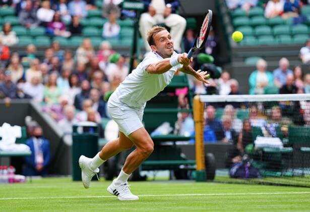 Mandatory Credit: Photo by Javier Garcia BPI Shutterstock (12189891es) Dan Evans during his second round match Wimbledon Tennis Championships, Day 3, The All England Lawn Tennis and Croquet Club, London, UK - 30 Jun 2021 Wimbledon Tennis Championships, Day 3, The All England Lawn Tennis and Croquet Club, London, UK - 30 Jun 2021  Copyright: xJavierxGarcia BPI Shutterstockx 12189891es