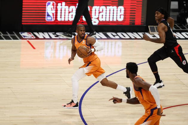 LOS ANGELES, CA - JUNE 30: Phoenix Suns guard Chris Paul (3) looks back as comes down the court during game 6 of the NBA, Basketball Herren, USA Western Conference Final between the Phoenix Suns and the Los Angeles Clippers on June 30, 2021, at Staples Center in Los Angeles, CA. (Photo by Jevone Moore Icon Sportswire) NBA: JUN 30 Western Conference Final - Suns at Clippers Icon210630008