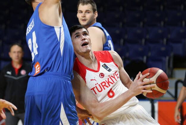 June 30, 2021, Victoria, BC, Canada: Turkey s Ersan Ilyasova drives against the Czech Republic during the first half of FIBA Men s Olympic Qualifying basketball action at Memorial Arena in Victoria, B.C., on Wednesday, June 30, 2021. Ersan Ilyasova  - ZUMAc35_ 20210630_zaf_c35_074 Copyright: xChadxHipolitox