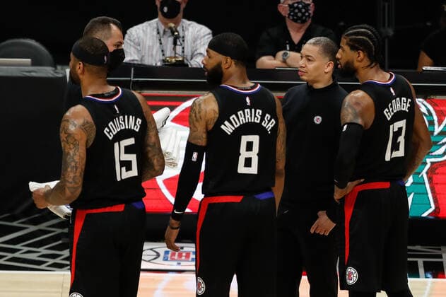 LOS ANGELES, CA - JUNE 30: LA Clippers coach Tyronn Lue with DeMarcus Cousins, Marcus Morris Sr., and Paul George during game 6 of the NBA, Basketball Herren, USA Western Conference Final between the Phoenix Suns and the Los Angeles Clippers on June 30, 2021, at Staples Center in Los Angeles, CA. (Photo by Jevone Moore Icon Sportswire) NBA: JUN 30 Western Conference Final - Suns at Clippers Icon210630073