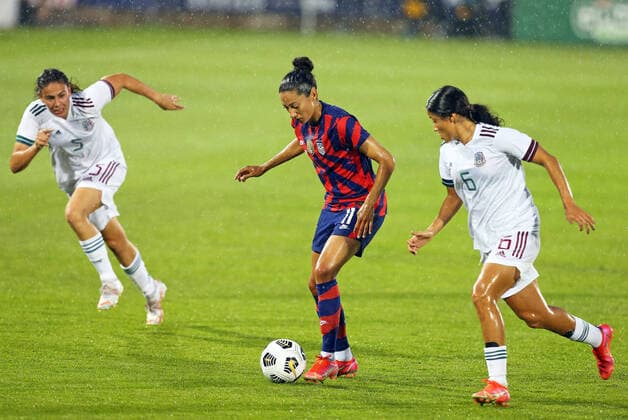 EAST HARTFORD, CT - JULY 01: Mexico defender Jimena Lopez (5) and Mexico midfielder Rebeca Bernal (6) pursue United States forward Christen Press (11) during an International Friendly, Länderspiel, Nationalmannschaft match between Mexico and United States on July 1 , 2021 at Pratt & Whitney Stadium at Rentschler Field in East Hartford, CT. (Photo by M. Anthony Nesmith Icon Sportswire) SOCCER: JUL 01 Women s - USA v Mexico Icon21070112