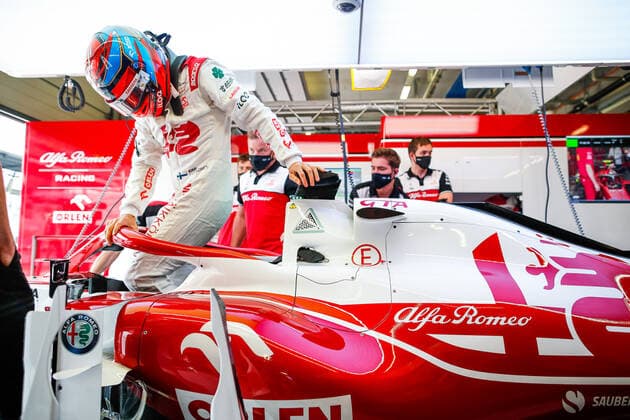 RAIKKONEN Kimi (fin), Alfa Romeo Racing ORLEN C41, portrait garage, box, during the Formula 1 Grosser Preis Von Osterreich 2021, 2021 Austrian Grand Prix, 9th round of the 2021 FIA Formula One World Championship, WM, Weltmeisterschaft from July 2 to 4, 2021 on the Red Bull Ring, in Spielberg, Austria FORMULE 1 : Grand prix d Autriche - Essais - Spielberg - 02 07 2021 DPPI Panoramic 20210702_GOODEN__GDN0560