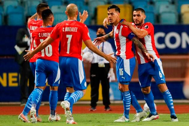 Paraguay s Gustavo Gomez (2-R) celebrates with his teammates after scoring against Peru, during a match for the quarter-finals of the Copa America at the Pedro Ludovico Teixeira Olympic Stadium in Goiania, Brazil, 02 July 2021. Peru - Paraguay !ACHTUNG: NUR REDAKTIONELLE NUTZUNG!  Copyright: xFERNANDOxBIZERRAxJRx AMDEP5858 20210702-4446dd2608cd995cd35179087b1c30737f49e771