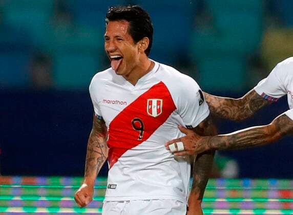 Peru s Gianluca Lapadula celebrates after scoring against Paraguay, during a match for the quarter-finals of the Copa America at the Pedro Ludovico Teixeira Olympic Stadium in Goiania, Brazil, 02 July 2021. Peru - Paraguay !ACHTUNG: NUR REDAKTIONELLE NUTZUNG!  Copyright: xFERNANDOxBIZERRAxJRx AMDEP5890 20210702-5aa7e6c9015880e03f763e8354cb658fa3e2722e