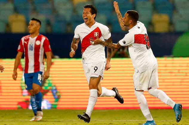 (210703) -- GOIANIA, July 3, 2021 -- Peru s Gianluca Lapadula (C) celebrates during during the 2021 Copa America Quarterfinals football match between Peru and Paraguay in Goiania, Brazil, on July 2, 2021. ) (SP)BRAZIL-GOIANIA-COPA AMERICA-PERU VS PARAGUAY LUCIOxTAVORA 