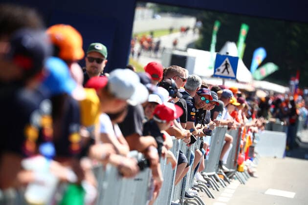Formula 1 Austria Gran Prix 2021 Fans waiting for the drivers before the Austrian Grand Prix qualifying session Spielberg Red Bull Ring Austria Copyright: xMarcoxCanonierox