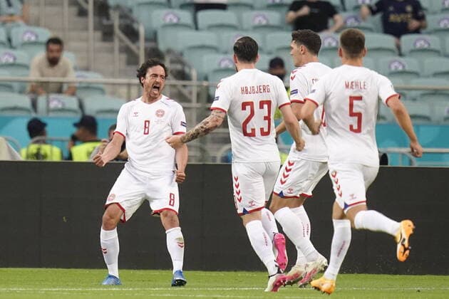 Bilder des Jahres 2021, Sport 07. Juli Sport Themen der Woche KW26 Tor durch Thomas Delaney Sport Bilder des Tages Kvartfinalen mellem Danmark - Tjekkiet pa Baku Olympic Stadium i Aserbajdsjan, lørdag den 3. juli 2021 , Baku - - Select - - Danmark *** The quarterfinals between Denmark and the Czech Republic at Baku Olympic Stadium in Azerbaijan, Saturday, July 3, 2021, Baku Select Denmark  Copyright: LiselottexSabroex ScanpixID: 20210703-180650-L spdk20210703-180650-L