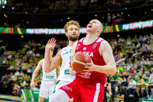 KOWNO, ZALGIRIO ARENA 03.07.2021 KWALIFIKACJE OLIMPIJSKIE TOKYO 2020 FIBA OLYMPIC QUALIFYING TOURNAMENT 2020 POLFINAL SEMIFINAL LITWA - POLSKA LITHUANIA - POLAND NZ DOMANTAS SABONIS (11), DAMIAN KULIG (77) Pawel Pietranik NEWSPIX.pl --- Newspix.pl  PIETRANIK030721_069