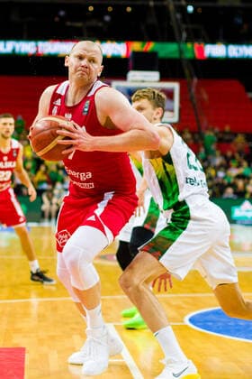 KOWNO, ZALGIRIO ARENA 03.07.2021 KWALIFIKACJE OLIMPIJSKIE TOKYO 2020 FIBA OLYMPIC QUALIFYING TOURNAMENT 2020 POLFINAL SEMIFINAL LITWA - POLSKA LITHUANIA - POLAND NZ DAMIAN KULIG (77), EIMANTAS BENDZIUS (22) Pawel Pietranik NEWSPIX.pl --- Newspix.pl  PIETRANIK030721_080