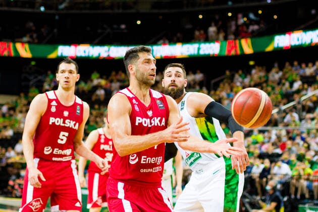 KOWNO, ZALGIRIO ARENA 03.07.2021 KWALIFIKACJE OLIMPIJSKIE TOKYO 2020 FIBA OLYMPIC QUALIFYING TOURNAMENT 2020 POLFINAL SEMIFINAL LITWA - POLSKA LITHUANIA - POLAND NZ AARON CEL (5), ADAM HRYCANIUK (34), JONAS VALANCIUNAS (17) Pawel Pietranik NEWSPIX.pl --- Newspix.pl  PIETRANIK030721_091