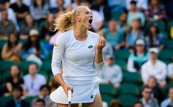 Mandatory Credit: Photo by Rob Prange Shutterstock (12194627bd) Katerina Siniakova of the Czech Republic in action during the third round at the 2021 Wimbledon Championships Grand Slam tennis tournament Wimbledon Tennis Championships, Day 6, The All England Lawn Tennis and Croquet Club, London, UK - 03 Jul 2021 Wimbledon Tennis Championships, Day 6, The All England Lawn Tennis and Croquet Club, London, UK - 03 Jul 2021  Copyright: xRobxPrange Shutterstockx 12194627bd