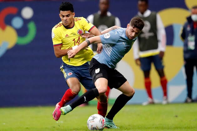 Uruguay x Colombia BRASÍLIA, DF - 03.07.2021: URUGUAY X COLOMBIA - Match between , Uruguay x Colombia valid quarterfinal match Copa America Brazil 2021 , held at Estádio Nacional Mané Garricha , on Saturday (3rd). In the photo, Player Rodrigo Uruguay x Luis Dias Colombia (Photo: Francisco Stuckert Fotoarena) x2088581x  FranciscoxStuckert
