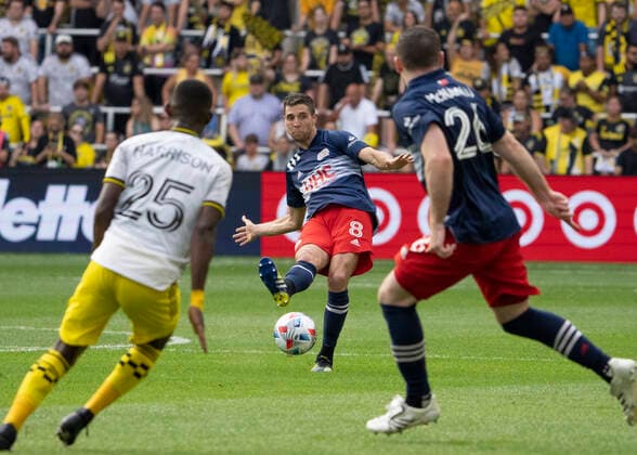 COLUMBUS, OH - JULY 03: Matt Polster 8 of New England Revolution passes the ball during the game between the Columbus Crew and the New England Revolution at Lower.com Field in Columbus, Ohio on July 3, 2021. (Photo by Jason Mowry Icon Sportswire) SOCCER: JUL 03 MLS, Fussball Herren, USA - New England Revolution at Columbus Crew Icon2107030029