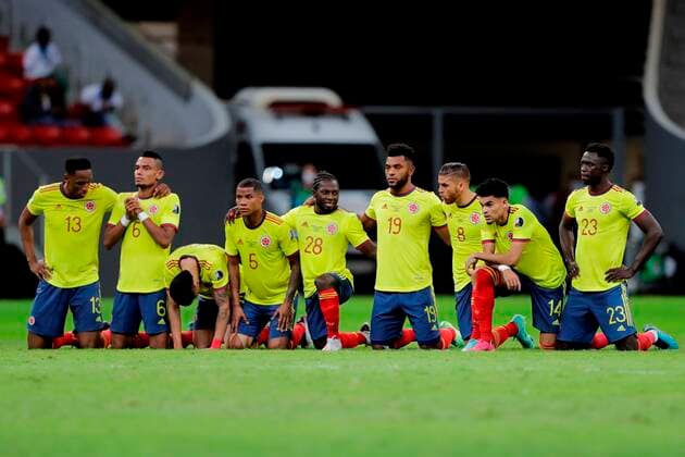 Colombian players gather today during the penalty shootout against Uruguay, during a match for the quarterfinals of the Copa America at the Mane Garrincha stadium in Brasilia, Brazil, 03 July 2021. Uruguay - Colombia !ACHTUNG: NUR REDAKTIONELLE NUTZUNG!  Copyright: xJoedsonxAlvesx AMDEP6117 20210704-3a7f4b3b5820b3230f8c23a2153828f51635bc81