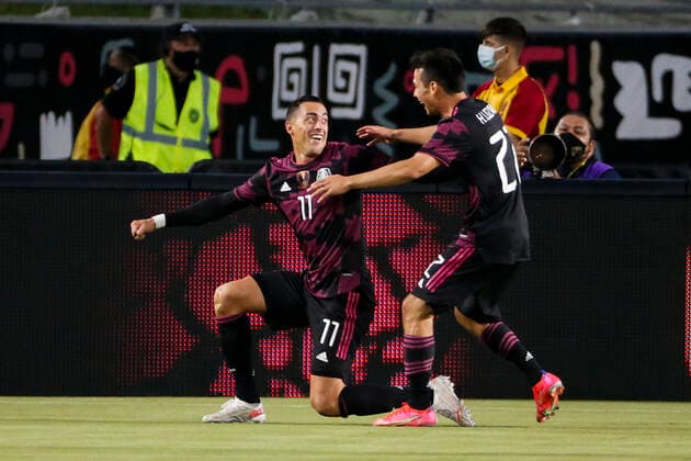 July 3, 2021, Los Angeles, California, USA: Mexico midfielder Rogelio Funes Mori (11) celebrates his goal with Mexico forward Hirving Lozano (22) during the first half of an International Friendly, Länderspiel, Nationalmannschaft soccer match between Nigeria and Mexico at the Los Angeles Memorial Coliseum in Los Angeles, Saturday, July. 3, 2021. Los Angeles USA - ZUMAc68_ 20210703_zaf_c68_005 Copyright: xRingoxChiux
