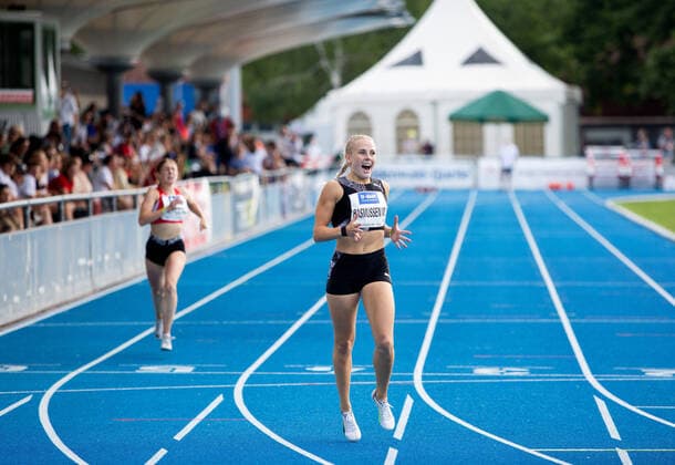 Bilder des Jahres 2021, Sport 07. Juli Sport Themen der Woche KW26 Sport Bilder des Tages 27. BAUHAUS Junioren-Gala; Mannheim, 03.07.2021 Freut sich ueber eine neue persoenliche Bestleistung ueber 400m: Martha D. RASMUSSEN (DEN Denmark); 27. BAUHAUS Junioren-Gala am 03.07.2021 im Michael-Hoffmann-Stadion in Mannheim (Baden-Wuerttemberg). *** 27 BAUHAUS Junior Gala Mannheim, 03 07 2021 Happy about a new personal best over 400m Martha D RASMUSSEN DEN Denmark 27 BAUHAUS Junior Gala on 03 07 2021 at the Michael Hoffmann Stadium in Mannheim Baden Wuerttemberg Copyright: xBEAUTIFULxSPORTS R.xSchmittx