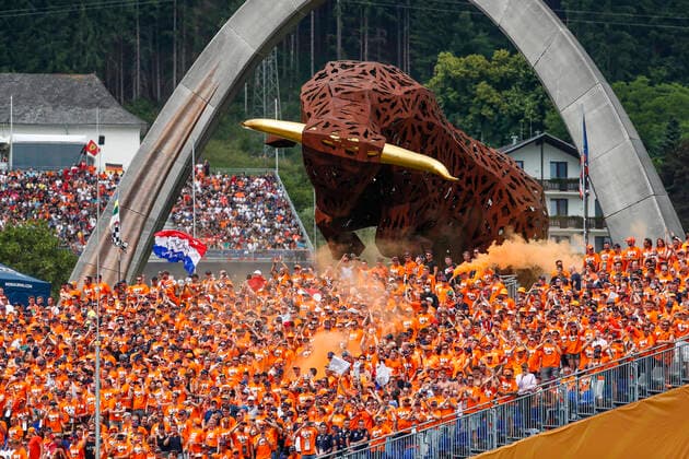 Bilder des Jahres 2021, Sport 07. Juli Sport Themen der Woche KW26 Sport Bilder des Tages Fans, F1 Grand Prix of Austria at Red Bull Ring on July 4, 2021 in Spielberg, Austria. (Photo by HOCH ZWEI) Spielberg Austria *** Fans, F1 Grand Prix of Austria at Red Bull Ring on July 4, 2021 in Spielberg, Austria Photo by HOCH ZWEI Spielberg Austria