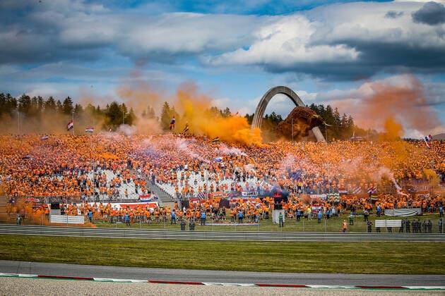 FORMULA 1 - GP of Austria 2021 SPIELBERG,AUSTRIA,04.JUL.21 - MOTORSPORTS, FORMULA 1 - Grand Prix of Austria, Red Bull Ring. Image shows the rejoicing of fans.  GEPAxpictures xManfredxBinder
