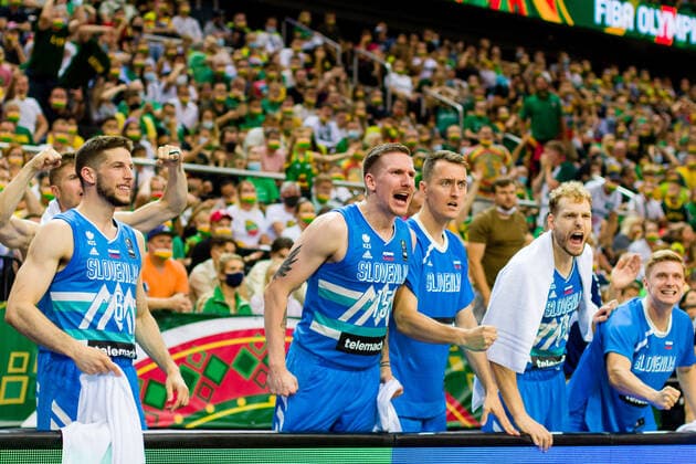 KOWNO, ZALGIRIO ARENA 04.07.2021 KWALIFIKACJE OLIMPIJSKIE TOKYO 2020 FIBA OLYMPIC QUALIFYING TOURNAMENT 2020 FINAL LITWA - SLOWENIA LITHUANIA - SLOVENIA NZ ALEKSEJ NIKOLIC (6), GREGOR HROVAT (15), JAKA BLAZIC (11) Pawel Pietranik NEWSPIX.pl --- Newspix.pl  PIETRANIK040721_056
