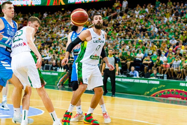 KOWNO, ZALGIRIO ARENA 04.07.2021 KWALIFIKACJE OLIMPIJSKIE TOKYO 2020 FIBA OLYMPIC QUALIFYING TOURNAMENT 2020 FINAL LITWA - SLOWENIA LITHUANIA - SLOVENIA NZ JONAS VALANCIUNAS (17) Pawel Pietranik NEWSPIX.pl --- Newspix.pl  PIETRANIK040721_059