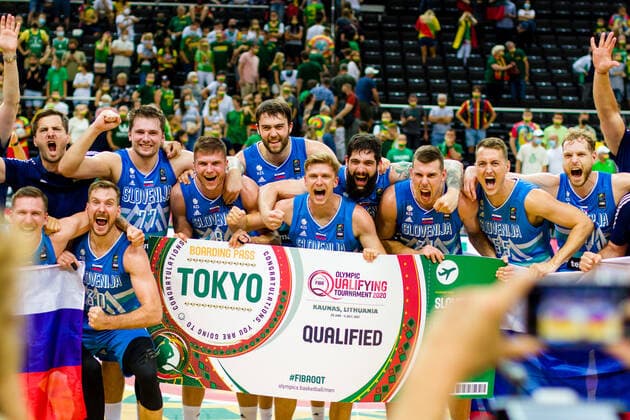 KOWNO, ZALGIRIO ARENA 04.07.2021 KWALIFIKACJE OLIMPIJSKIE TOKYO 2020 FIBA OLYMPIC QUALIFYING TOURNAMENT 2020 FINAL LITWA - SLOWENIA LITHUANIA - SLOVENIA NZ ZORAN DRAGIC (30), LUKA DONCIC (77), EDO MURIC (8), MIKE TOBEY (10), LUKA RUPNIK (5), ZIGA DIMEC (27), VLATKO CANCAR (31), JAKOB CEBASEK (55), JAKA BLAZIC (11) Pawel Pietranik NEWSPIX.pl --- Newspix.pl  PIETRANIK040721_097