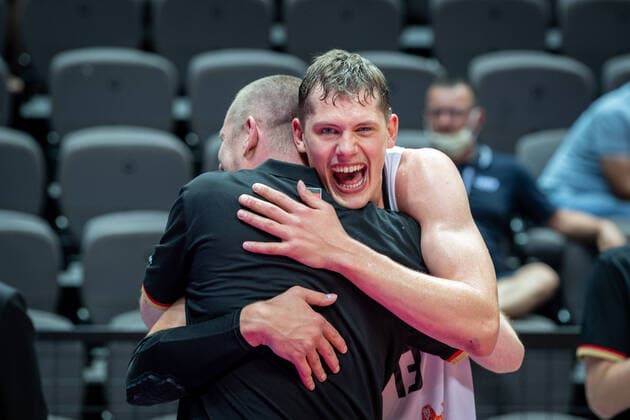 Basketball Split 04 07 2021 Olympic Qualification FIBA Olympic Qualifying Tournament 2020 Final Germany GER Brazil BRA Cheers Henrik Rödl Germany, national coach Rodl Roedl Moritz Wagner Germany, No 13