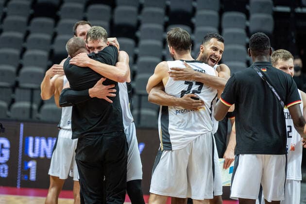 Basketball Split 04 07 2021 Olympic Qualification FIBA Olympic Qualifying Tournament 2020 Final Germany GER Brazil BRA Germany qualifies for the Tokyo Olympics with a win over Brazil Cheers Germany Henrik Rödl Germany, national coach Rodl Roedl Moritz Wagner Germany, No 13 Danilo Barthel Germany, No 22 Johannes Thiemann Germany, No 32 Isaac Bonga Germany, No 00 Andreas Obst Germany, No 42 vlnr