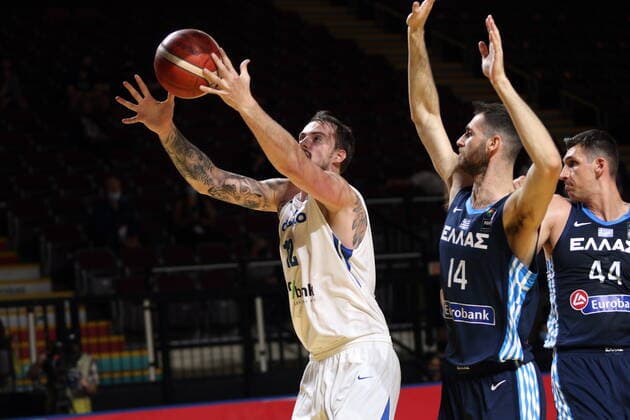 July 4, 2021, Victoria, BC, Canada: Czech Republic s Ondrej Balvin catches the pass as Greece s Georgios Papagiannis defends during the first half of FIBA Men s Olympic Qualifying final basketball action at Memorial Arena in Victoria, B.C., on Sunday, July 4, 2021. Ondrej Balvin  - ZUMAc35_ 20210704_zaf_c35_030 Copyright: xChadxHipolitox