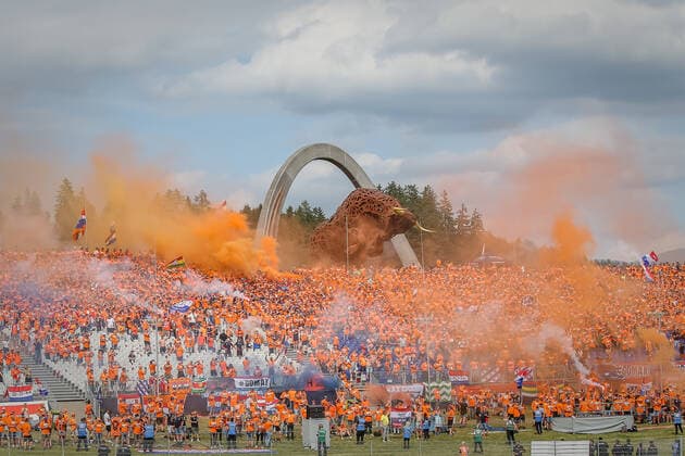 FORMULA 1 - GP of Austria 2021 SPIELBERG,AUSTRIA,04.JUL.21 - MOTORSPORTS, FORMULA 1 - Grand Prix of Austria, Red Bull Ring. Image shows the rejoicing of Max Verstappen (NED Red Bull Racing) fans.  GEPAxpictures xManfredxBinder