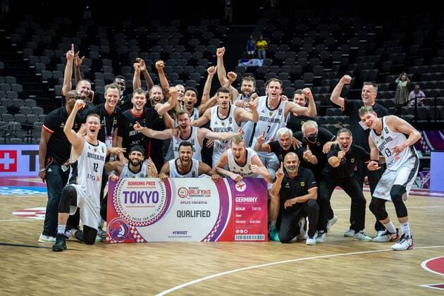 Basketball Split 04.07.2021 Olympia-Qualifikation FIBA Olympic Qualifying Tournament 2020 Finale Deutschland (GER) - Brasilien (BRA) Deutschland gewinnt und qualifiziert sich fÂ¸r Olympia in Tokyo Isaac Bonga (Deutschland, No.00) Joshiko Saibou (Deutschland, No.01) Maodo Lo (Deutschland, No.04) Nils Giffey (Deutschland, No.05) Johannes Voigtmann (Deutschland, No.07) Jan Niklas Wimberg (Deutschland, No.06) Moritz Wagner (Deutschland, No.13) Lukas Wank (Deutschland, No.19) Danilo Barthel (Deutschland, No.22) Johannes Thiemann (Deutschland, No.32) Andreas Obst (Deutschland, No.42) Henrik RËÜdl (Deutschland, Bundestrainer) Rodl Roedl und andere *** Basketball Split 04 07 2021 Olympic Qualifying FIBA Olympic Qualifying Tournament 2020 Final Germany GER Brazil BRA Germany wins and qualifies fÂ¸r Olympics in Tokyo Isaac Bonga Germany, No 00 Joshiko Saibou Germany, No 01 Maodo Lo Germany, No 04 Nils Giffey Germany, No 05 Johannes Voigtmann Germany, No 07 Jan Niklas Wimberg Germany, No 06 Moritz Wagner Germany, No 13 Lukas Wank Germany, No 19 Danilo Barthel Germany, No 22 Johannes Thiemann Germany, No 32 Andreas Obst Germany, No 42 Henrik RËÜdl Germany, national coach Rodl Roedl and others