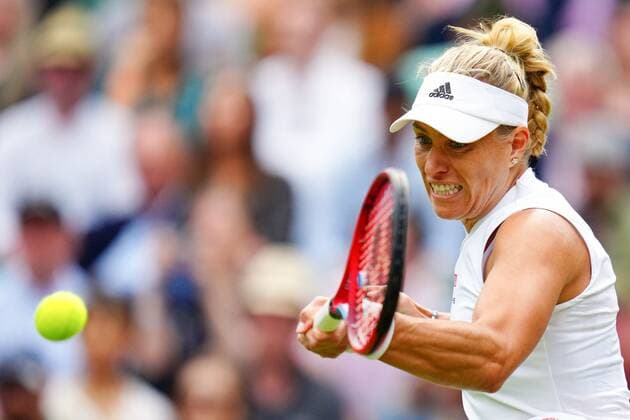 Sport Bilder des Tages Mandatory Credit: Photo by Javier Garcia Shutterstock (12196117gz) Angelique Kerber during her fourth round match Wimbledon Tennis Championships, Day 7, The All England Lawn Tennis and Croquet Club, London, UK - 05 Jul 2021 Wimbledon Tennis Championships, Day 7, The All England Lawn Tennis and Croquet Club, London, UK - 05 Jul 2021  Copyright: xJavierxGarcia Shutterstockx 12196117gz