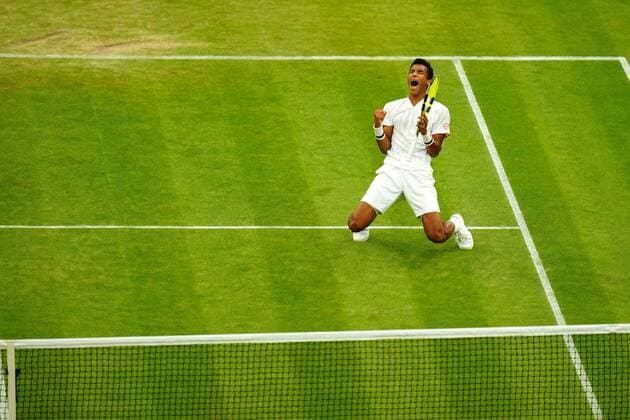 Sport Bilder des Tages Mandatory Credit: Photo by Javier Garcia Shutterstock (12196117lc) Felix Auger-Aliassime celebrates victory in his fourth round match Wimbledon Tennis Championships, Day 7, The All England Lawn Tennis and Croquet Club, London, UK - 05 Jul 2021 Wimbledon Tennis Championships, Day 7, The All England Lawn Tennis and Croquet Club, London, UK - 05 Jul 2021  Copyright: xJavierxGarcia Shutterstockx 12196117lc
