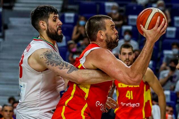 Spain s Marc Gasol (R) in action against Iran s Aaron Geramipoor (L) during a friendly match between Spain and Iran in the beginning of the preparation stage for the Tokyo 2020 Olympic Games, Olympische Spiele, Olympia, OS basketball tournament, at WiZink Center in Madrid, Spain, 05 July 2021. EFE. JuanJo Martín Spain - Iran !ACHTUNG: NUR REDAKTIONELLE NUTZUNG!  Copyright: xJUANJOxMARTINx GRAF4394 20210705-df0b63fd0e1f36113355f3160f1c1d2f47f9da12