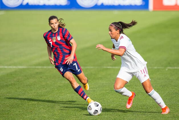 EAST HARTFORD, CT - JULY 05: Mexico midfielder Maria Sanchez (11) and United States midfielder Tobin Heath (7) in action during an International Friendly, Länderspiel, Nationalmannschaft match between Mexico and United States on July 5 , 2021 at Pratt & Whitney Stadium at Rentschler Field in East Hartford, CT. (Photo by M. Anthony Nesmith Icon Sportswire) SOCCER: JUL 05 Women s - USA v Mexico Icon21070510