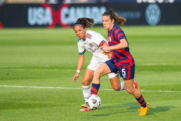 EAST HARTFORD, CT - JULY 05: United States defender Kelley O Hara (5) pursued by Mexico midfielder Maria Sanchez (11) during an International Friendly, Länderspiel, Nationalmannschaft match between Mexico and United States on July 5 , 2021 at Pratt & Whitney Stadium at Rentschler Field in East Hartford, CT. (Photo by M. Anthony Nesmith Icon Sportswire) SOCCER: JUL 05 Women s - USA v Mexico Icon21070514