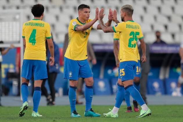 Brazil players celebrate victory today against Peru, during a match for the semifinals of the Copa America at the Nilton Santos Olympic Stadium in Rio de Janeiro, Brazil, 05 July 2021. Brazil - Peru !ACHTUNG: NUR REDAKTIONELLE NUTZUNG!  Copyright: xAndrexCoelhox AME505 20210706-c51d878111781311e39c1be6be93f0e74a378b86