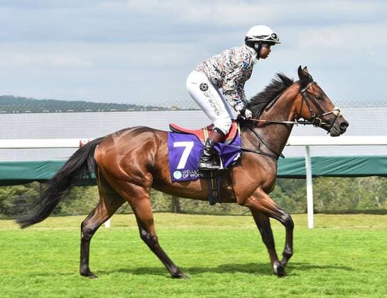 Großbritannien, Black History Month im Oktober - Sport Mandatory Credit: Photo by Hugh Routledge Shutterstock (10350269ay) Khadijah Mellah and Haverland before winning The Magnolia Cup. Qatar Glorious Goodwood Festival, UK - 01 Aug 2019 Qatar Glorious Goodwood Festival, UK - 01 Aug 2019  Copyright: xHughxRoutledge Shutterstockx 10350269ay