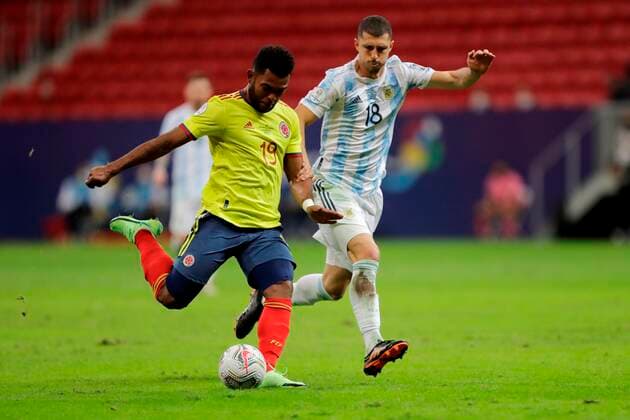 Guido Rodriguez from Argentina disputes the ball today with Miguel Borja from Colombia, during a match for the semifinals of the Copa America at the Mane Garrincha stadium in Brasilia, Brazil, 06 July 2021. Argentina - Colombia !ACHTUNG: NUR REDAKTIONELLE NUTZUNG!  Copyright: xJoedsonxAlvesx AME773 20210707-45983f52100e59b9c86e9b27446c7b03f6d19b46