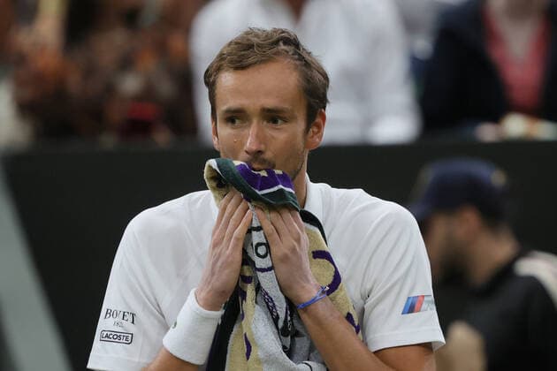 (210707) -- LONDON, July 7, 2021 -- Daniil Medvedev of Russia reacts during the men s singles fourth round match between Hubert Hurkacz of Poland and Daniil Medvedev of Russia at Wimbledon tennis Championship in London, Britain, on July 6, 2021. (Photo by Xinhua) (SP)BRITAIN-LONDON-TENNIS-WIMBLEDON TimxIreland 