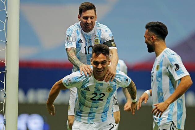 6th July 2021; Est& xe1;dio Man& xe9; Garrincha, Bras& xed;lia, DF, Brazil; Copa America Football tournament, Argentina versus Colombia; Lautaro Mart& xed;nez ( Arg), celebrates the goal with Lionel Messi in the 7th minute  ActionPlus12303351 HeulerxAndrey