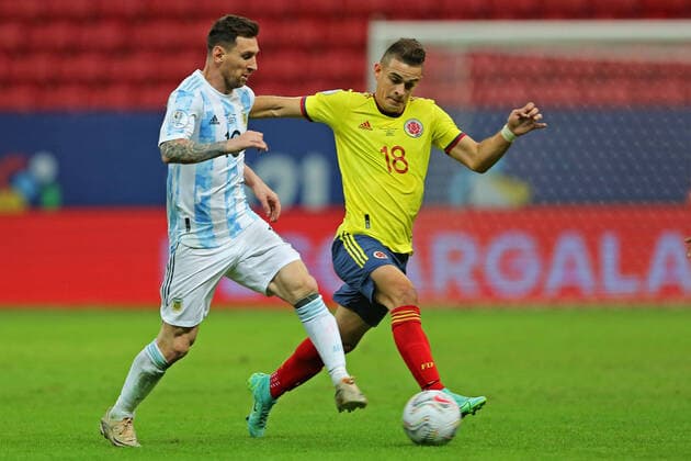 6th July 2021; Est& xe1;dio Man& xe9; Garrincha, Bras& xed;lia, DF, Brazil; Copa America Football tournament, Argentina versus Colombia; Lionel Messi ( Arg) goes past Rafael Santos Borr& xe9; (Col)  ActionPlus12303364 HeulerxAndrey
