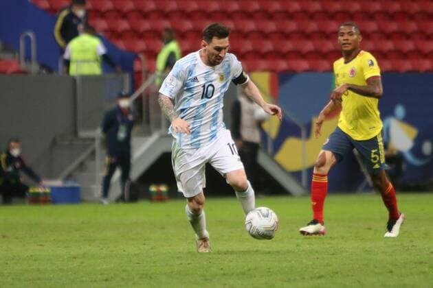 Lionel Messi of Argentina during the Copa America 2021, semi-final football match between Argentina and Colombia on July 6, 2021 at Estadio Nacional Mane Garrincha in Brasilia, Brazil FOOTBALL : Argentine - Colombie - Copa America 2021 - 1 2 finale - Rio de Janeiro - 06 07 2021 LaurentLairys Panoramic 