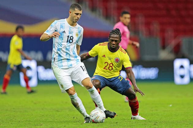 6th July 2021; Est& xe1;dio Man& xe9; Garrincha, Bras& xed;lia, DF, Brazil; Copa America Football tournament, Argentina versus Colombia; Guido Rodr& xed;guez (Arg) and Yimmy Char& xe1; (Col)  ActionPlus12303430 HeulerxAndrey