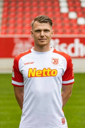 Media day SSV Jahn Regensburg 2021 2022 Steve Breitkreuz SSV Jahn Regensburg 2 BL, portrait date 2021 2022