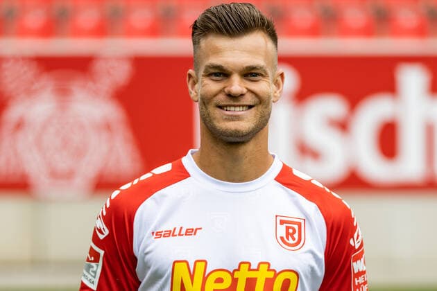 Media day SSV Jahn Regensburg 2021 2022 Benedikt Saller SSV Jahn Regensburg 2 BL, portrait date 2021 2022