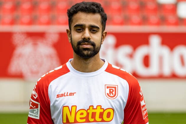 Media day SSV Jahn Regensburg 2021 2022 Sarpreet Singh SSV Jahn Regensburg 2 BL, portrait date 2021 2022