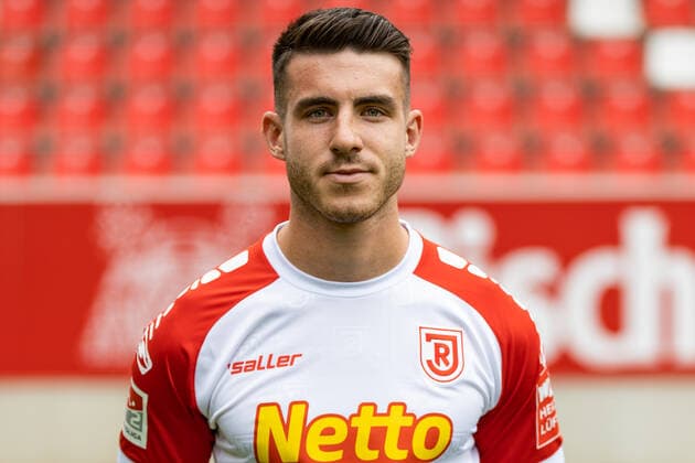 Media day SSV Jahn Regensburg 2021 2022 Kaan Caliskaner SSV Jahn Regensburg 2 BL, portrait date 2021 2022